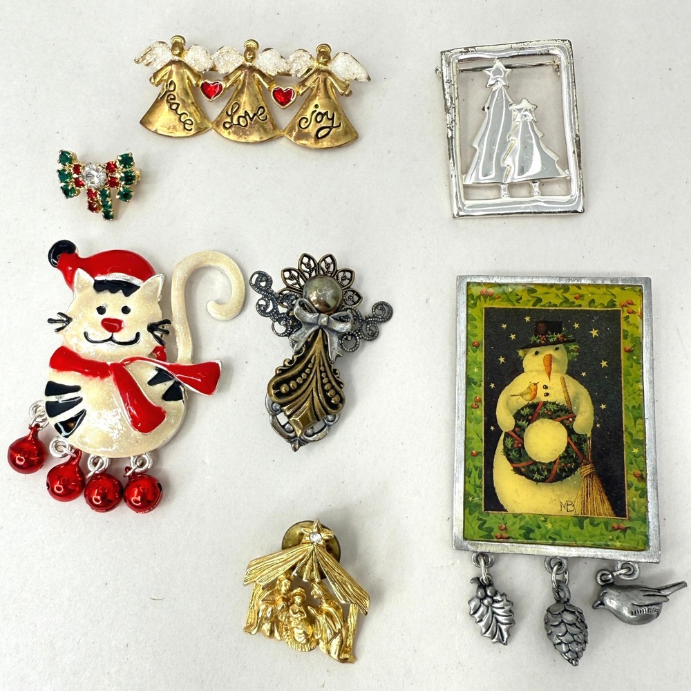 Lot of 7 Christmas Pins Brooches Snowman Cat Angels‎ Nativity Wreath Trees